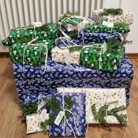 Über einen Haufen Geschenke konnten sich die jungen Bewohner*innen im Don Bosco Projekt Schrittmacher freuen