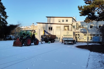Ger&auml;te f&uuml;r Baumf&auml;llarbeiten auf dem Sportplatz des Don Bosco Jugendwerks N&uuml;rnberg