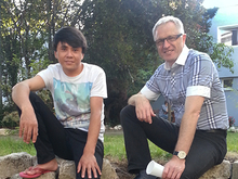 Paul Sünkel (rechts) mit einem Jugendlichen aus der Wohngruppe Mosaik