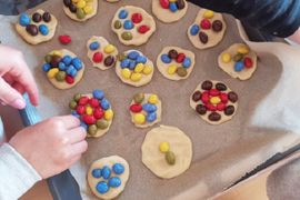 Kekse backen im Kinderhort Bartolino