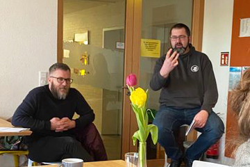 P. Dawid Blazkow SDB (stehend) sorgte für einen spirituellen Impuls beim Don Bosco Fest in Nürnberg